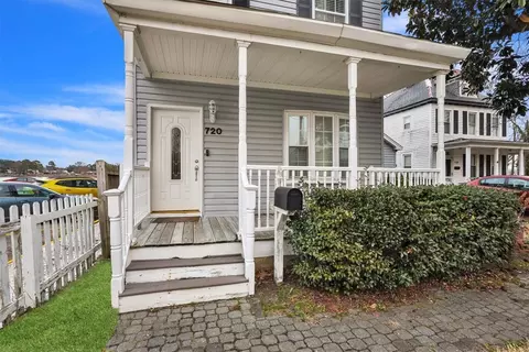 Exterior - 720 River St, Hampton, VA 23669 photo 4 of 5