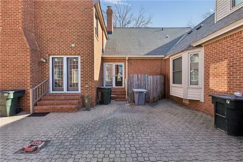 Exterior - 19 Capps Qtrs #1, Hampton, VA 23669 photo 2 of 4