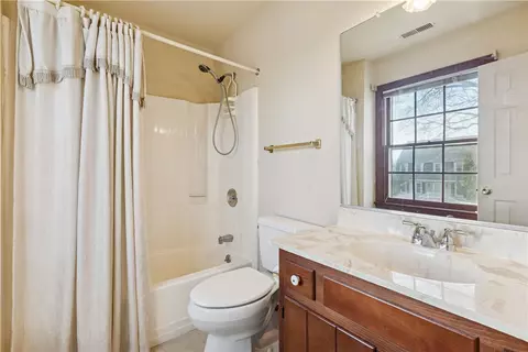 Bath - 19 Capps Qtrs #1, Hampton, VA 23669 photo 2 of 2