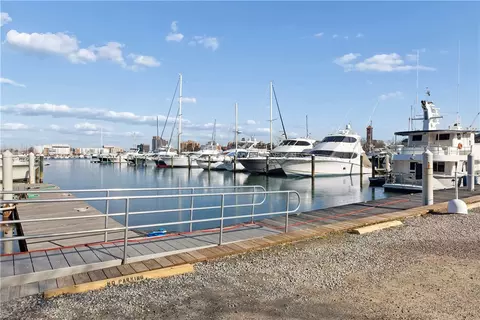 Exterior - 19 Capps Qtrs #1, Hampton, VA 23669 photo 3 of 4