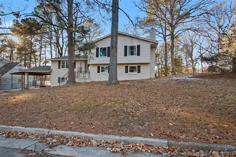 110 W Rexford Dr, Newport News, VA 23608