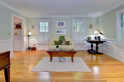 Living - 101 Eagle, Williamsburg, VA 23188 photo 2 of 4