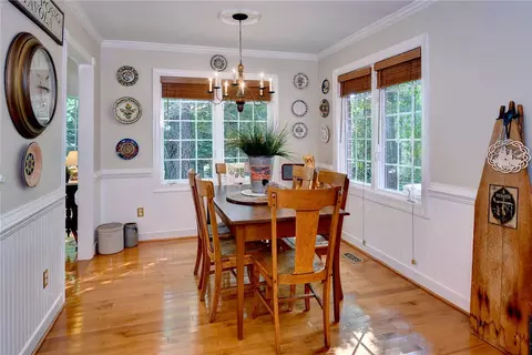 Dining - 101 Eagle, Williamsburg, VA 23188 photo 1 of 3