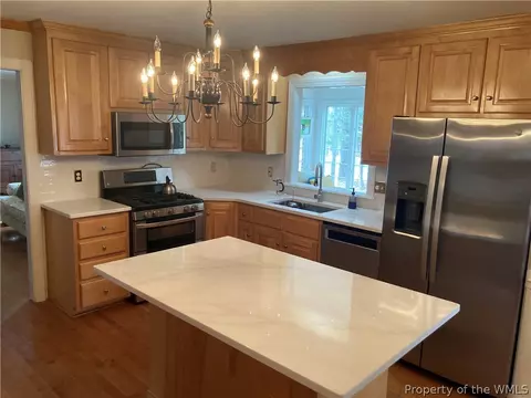 Kitchen - 101 Eagle, Williamsburg, VA 23188 photo 6 of 8