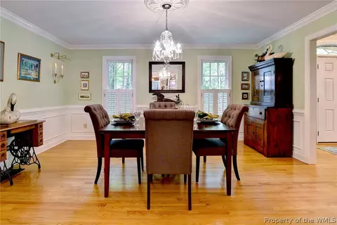 Dining - 101 Eagle, Williamsburg, VA 23188 photo 2 of 3