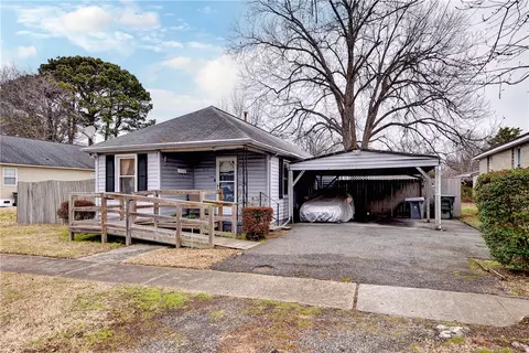 806 Pocahontas Pl, Hampton, VA 23661