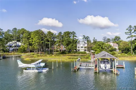 108 Anchor Ln, Yorktown, VA 23692