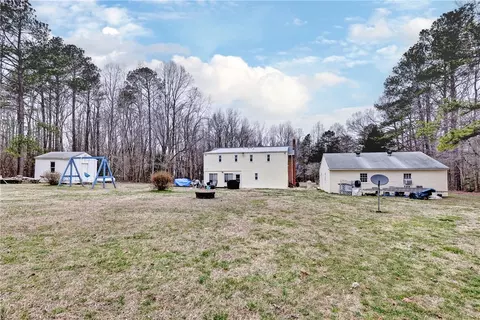 Exterior - 14621 Stage Rd, Lanexa, VA 23089 photo 9 of 13