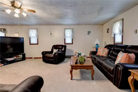 Living - 14621 Stage Rd, Lanexa, VA 23089 photo 5 of 7