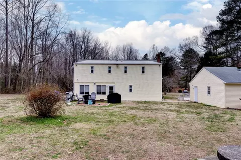 Exterior - 14621 Stage Rd, Lanexa, VA 23089 photo 10 of 13