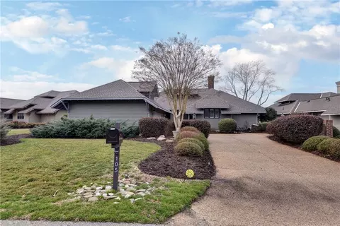 105 Roger Smith, Williamsburg, VA 23185