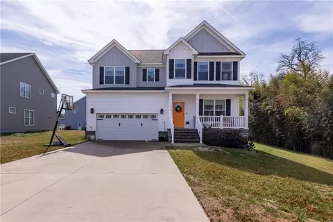 216 Wells Rd, Newport News, VA 23602