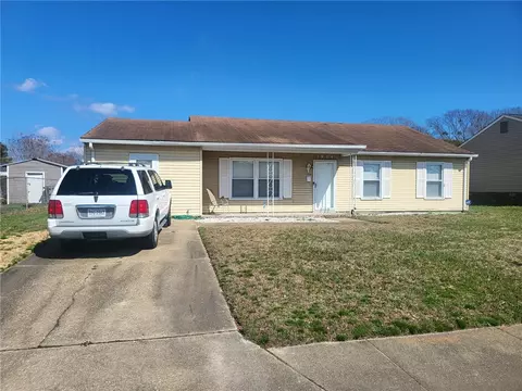 Exterior - 1904 Nickerson Blvd, Hampton, VA 23663 photo 3 of 4