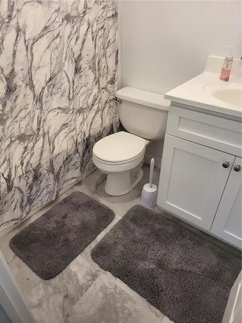 Bath - 1904 Nickerson Blvd, Hampton, VA 23663 photo 6 of 11