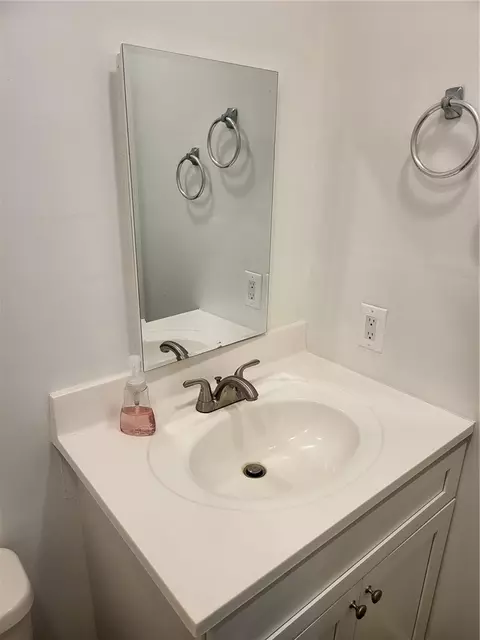 Bath - 1904 Nickerson Blvd, Hampton, VA 23663 photo 2 of 11