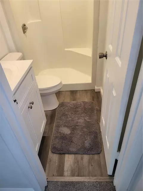 Bath - 1904 Nickerson Blvd, Hampton, VA 23663 photo 8 of 11