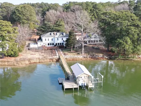 1809 Calthrop Neck Rd, Yorktown, VA 23693