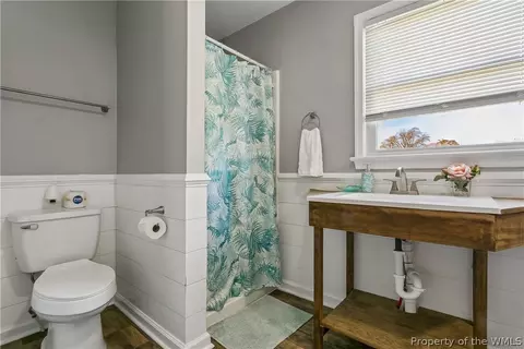 Bath - 235 N First St, Hampton, VA 23664 photo 1 of 2