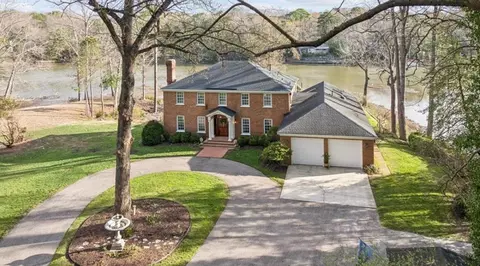 26 Amy Brooks Dr, Newport News, VA 23606