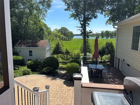 1025 Riverside Dr, Lanexa, VA 23089