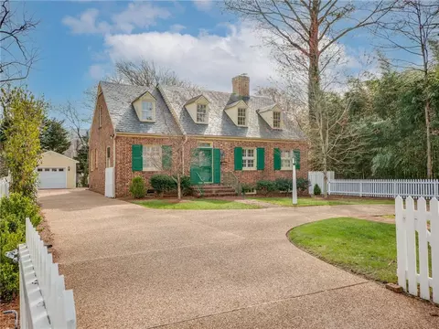 321 N Henry St, Williamsburg, VA 23185