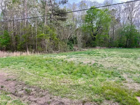 9481 Richmond Rd, Lanexa, VA 23089