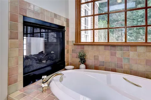 Bath - 2901 Kitchums Pond Rd, Williamsburg, VA 23185 photo 4 of 6