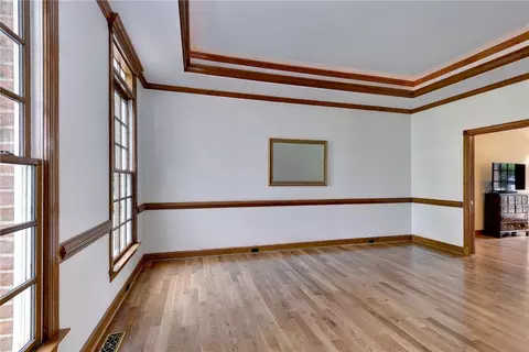 Living - 2901 Kitchums Pond Rd, Williamsburg, VA 23185 photo 3 of 5