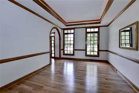 Living - 2901 Kitchums Pond Rd, Williamsburg, VA 23185 photo 2 of 5