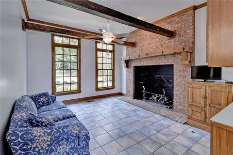 Living - 2901 Kitchums Pond Rd, Williamsburg, VA 23185 photo 4 of 5