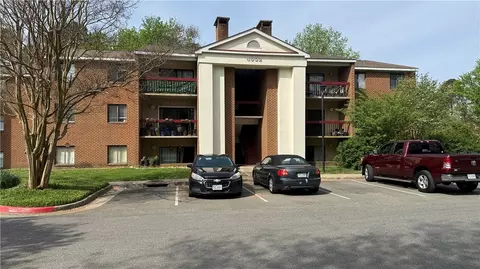4002 Governors Sq #7, Williamsburg, VA 23188