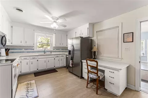 Kitchen - 5542 Dilly-e Ln, Gloucester, VA 23061 photo 2 of 4