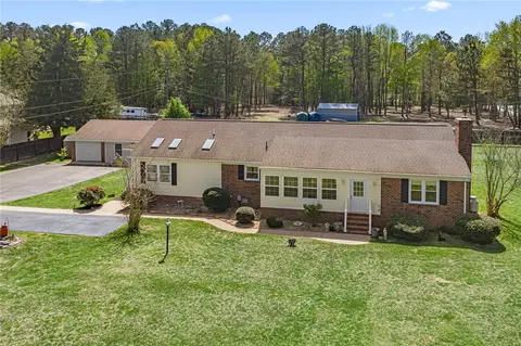 Exterior - 5542 Dilly-e Ln, Gloucester, VA 23061 photo 7 of 12