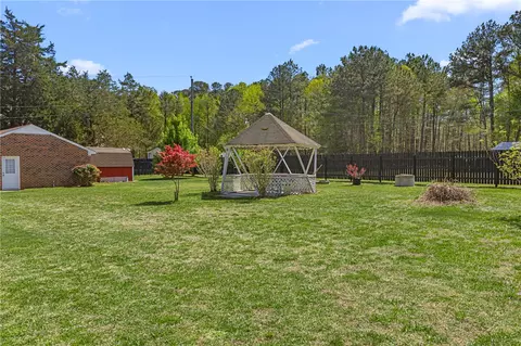 Exterior - 5542 Dilly-e Ln, Gloucester, VA 23061 photo 9 of 12