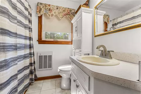 Bath - 5542 Dilly-e Ln, Gloucester, VA 23061 photo 3 of 4