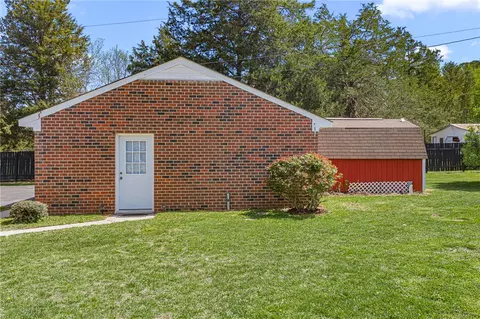 Exterior - 5542 Dilly-e Ln, Gloucester, VA 23061 photo 10 of 12