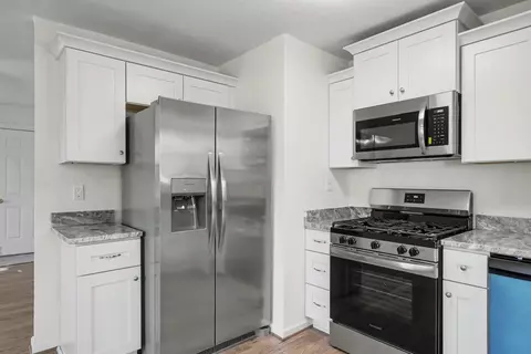 Kitchen - 212 N Sixth St, Hampton, VA 23664 photo 3 of 4