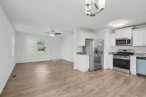 Living - 212 N Sixth St, Hampton, VA 23664 photo 5 of 7