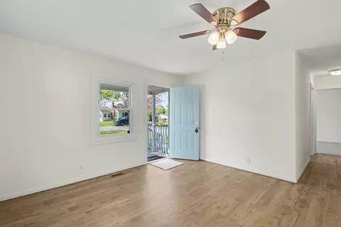Living - 212 N Sixth St, Hampton, VA 23664 photo 4 of 7