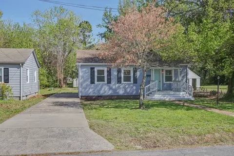 Exterior - 212 N Sixth St, Hampton, VA 23664 photo 2 of 8
