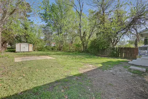 Exterior - 212 N Sixth St, Hampton, VA 23664 photo 5 of 8