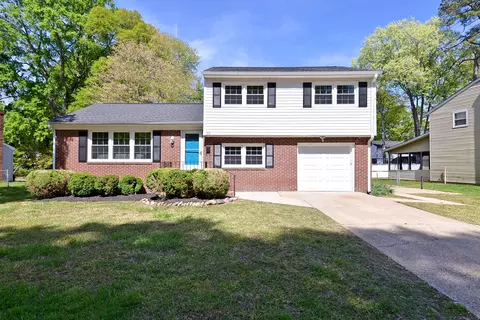 26 Ridgewood Pkwy, Newport News, VA 23608