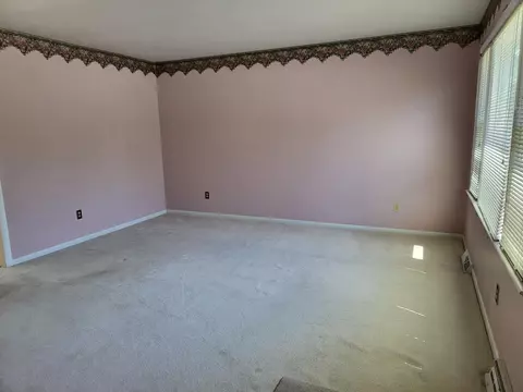 Living - 500 Blue Run Cir, Hampton, VA 23666 photo 2 of 6
