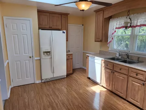 Kitchen - 500 Blue Run Cir, Hampton, VA 23666 photo 3 of 6