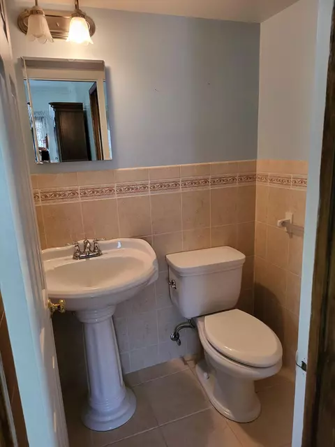 Bath - 500 Blue Run Cir, Hampton, VA 23666 photo 1 of 7