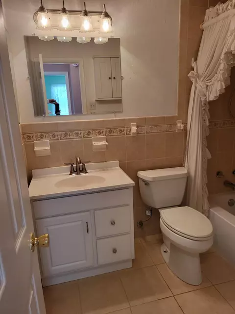 Bath - 500 Blue Run Cir, Hampton, VA 23666 photo 3 of 7