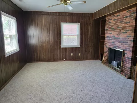Living - 500 Blue Run Cir, Hampton, VA 23666 photo 5 of 6