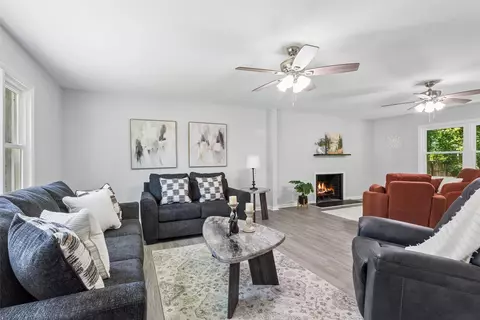 127 James Landing Rd, Newport News, VA 23606