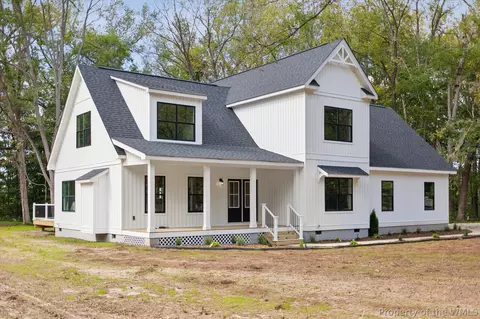 5661 Fairfield Ln, Hayes, VA 23072