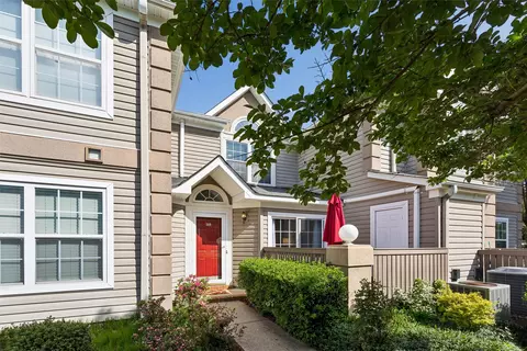 309 Queens Cres, Williamsburg, VA 23185